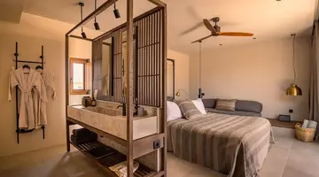 Theros All Suite Hotel