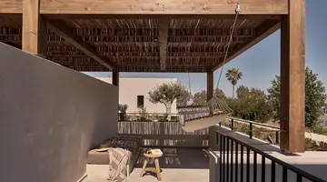 Theros All Suite Hotel