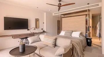 Theros All Suite Hotel
