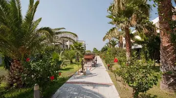 Tigaki Beach