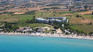 Tigaki Beach