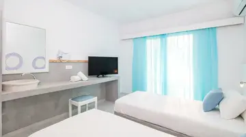 Tinas Plus Hotel