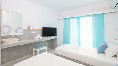 Tinas Plus Hotel