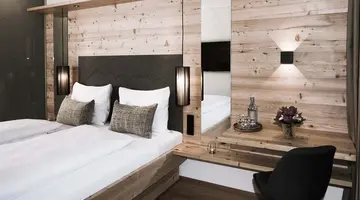 Tirol Lodge
