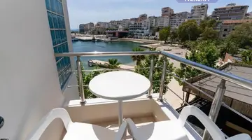 Titania Hotel