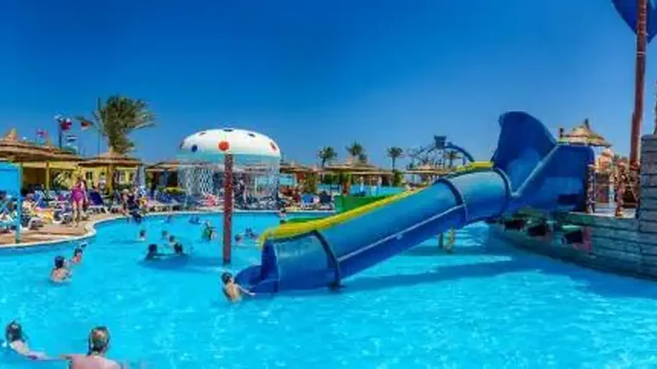 Titanic Beach - Families and Couples onl