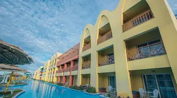 Titanic Beach - Families and Couples onl