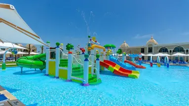 TITANIC ROYAL RESORT