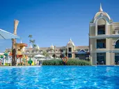 TITANIC ROYAL RESORT