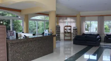 Tivoli Hotel and Apartments