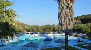 Tivoli Hotel and Apartments
