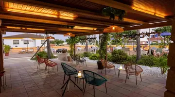TMK Flora Park Adults Only