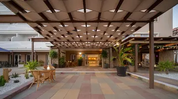 TMK Flora Park Adults Only