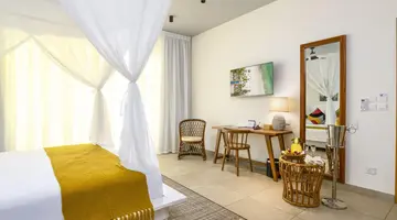 TOA Hotel & Spa