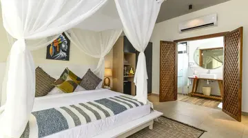 TOA Hotel & Spa
