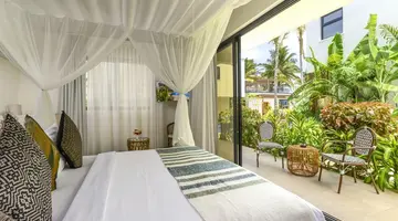 TOA Hotel & Spa