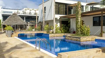 TOA Hotel & Spa