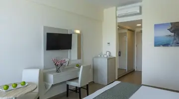 Tofinis Hotel