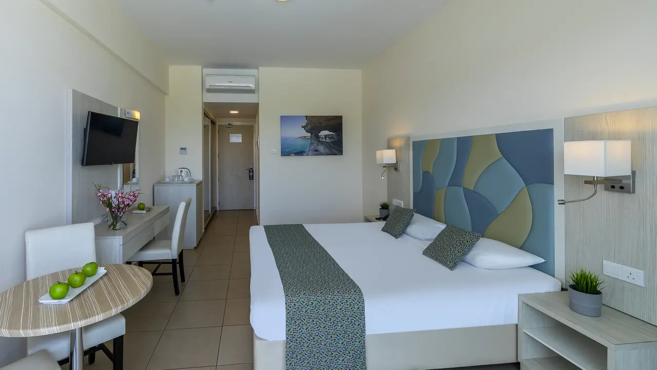 TOFINIS HOTEL