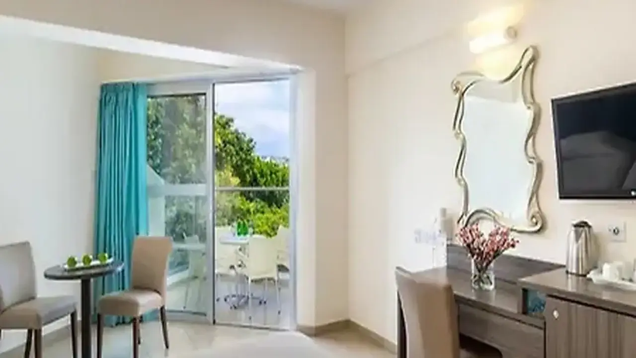 TOFINIS HOTEL