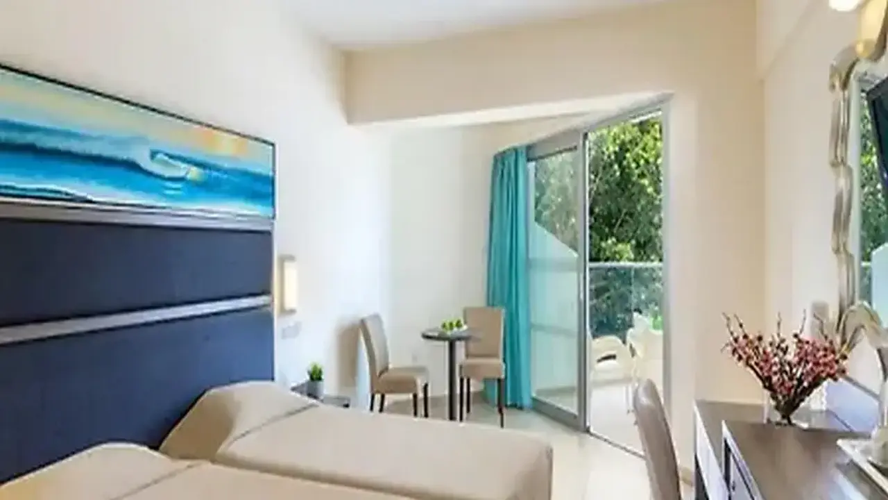 TOFINIS HOTEL