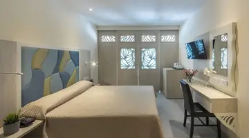 Tofinis Hotel