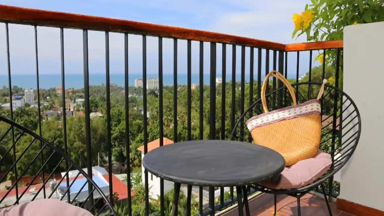 TOM HILL RESORT & SPA