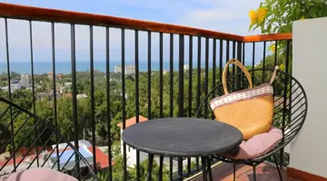TOM HILL RESORT & SPA