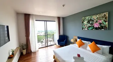 TOM HILL RESORT & SPA