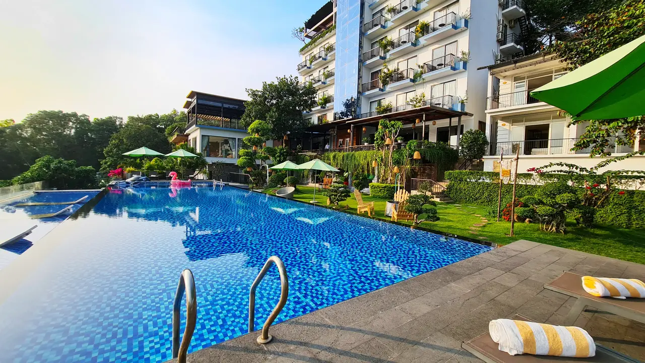 TOM HILL RESORT & SPA