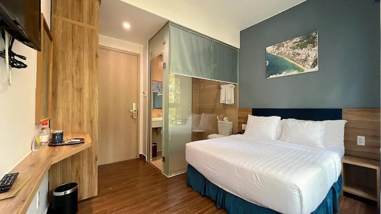 TOM HILL RESORT & SPA