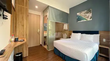 TOM HILL RESORT & SPA