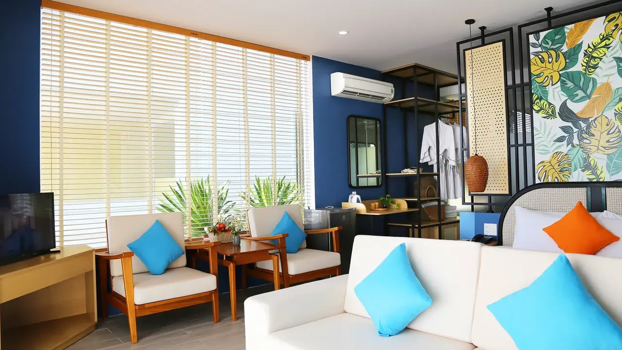 TOM HILL RESORT & SPA