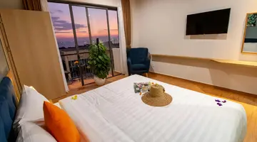 TOM HILL RESORT & SPA