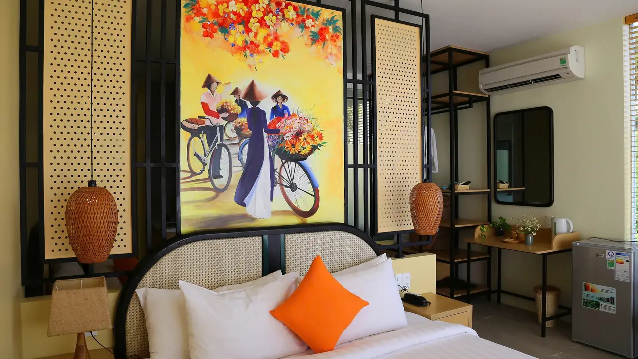 TOM HILL RESORT & SPA