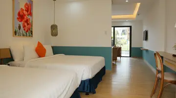 TOM HILL RESORT & SPA