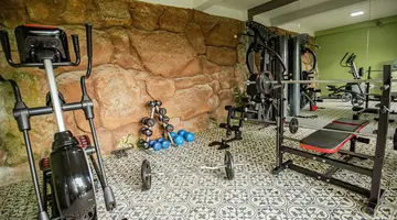 TOM HILL RESORT & SPA
