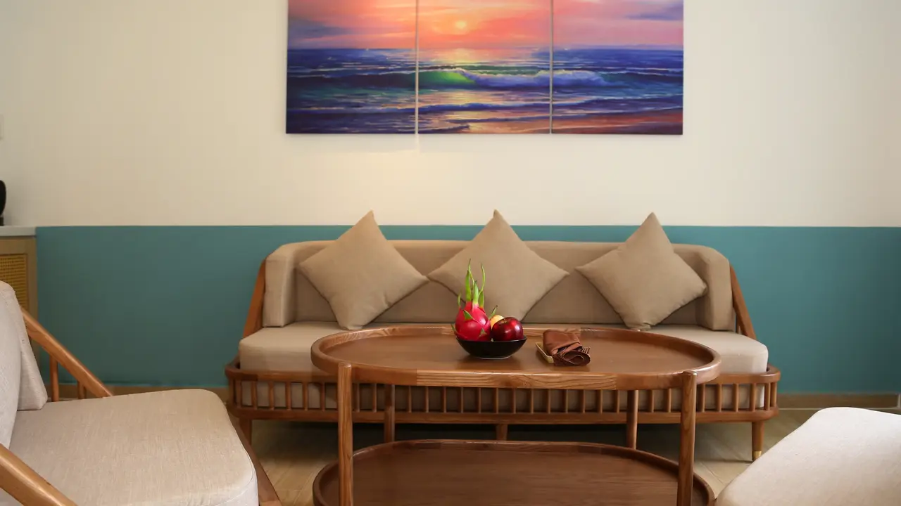 TOM HILL RESORT & SPA