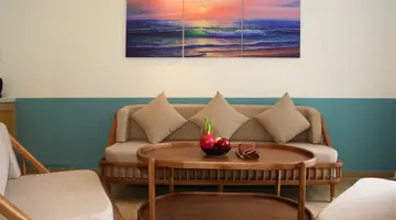 TOM HILL RESORT & SPA