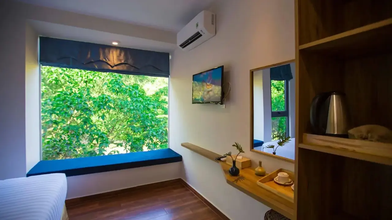TOM HILL RESORT & SPA