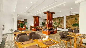 TOM HILL RESORT & SPA