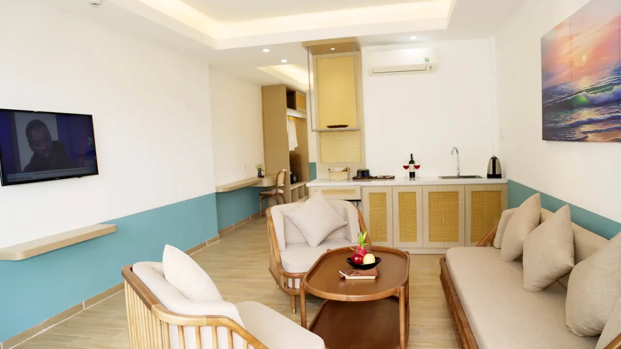 TOM HILL RESORT & SPA