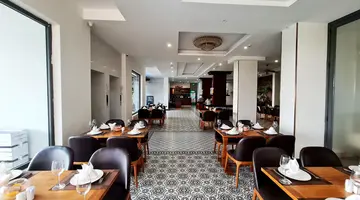TOM HILL RESORT & SPA