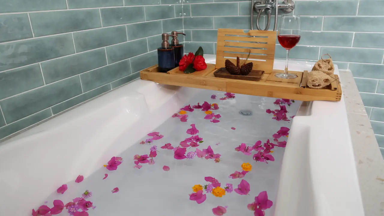 TOM HILL RESORT & SPA