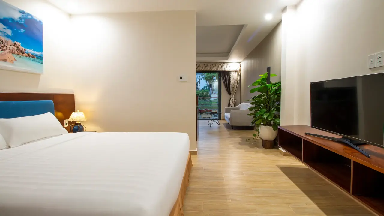 TOM HILL RESORT & SPA