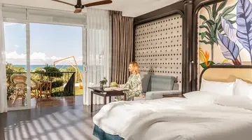 TOM HILL RESORT & SPA