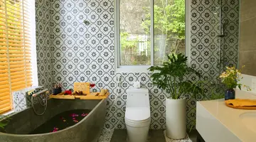 TOM HILL RESORT & SPA