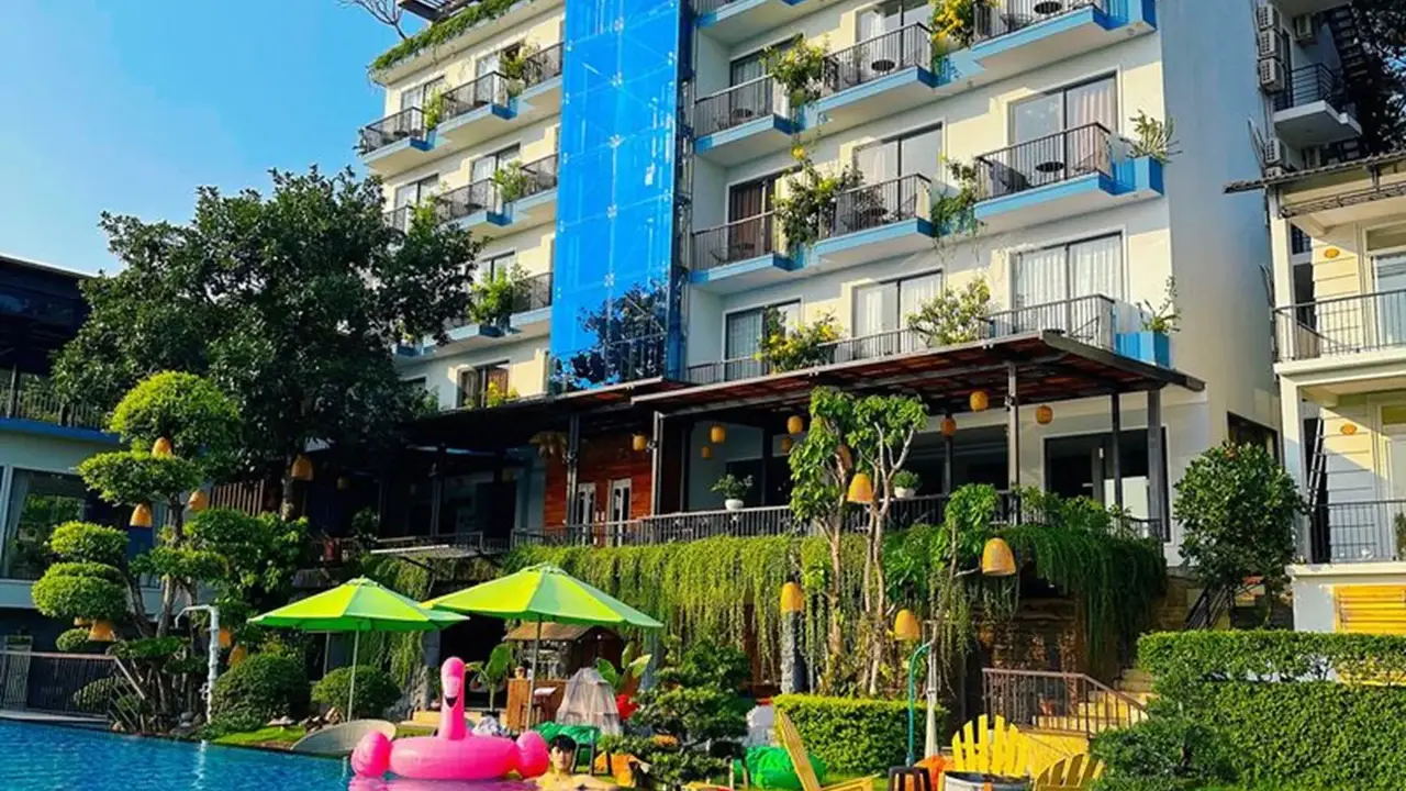 TOM HILL RESORT & SPA