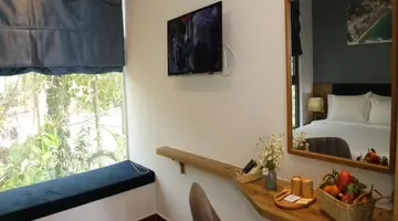 TOM HILL RESORT & SPA