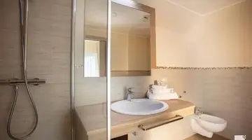 TONICELLO RESORT